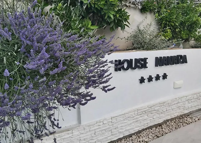 Nanara Lägenhet Gustirna